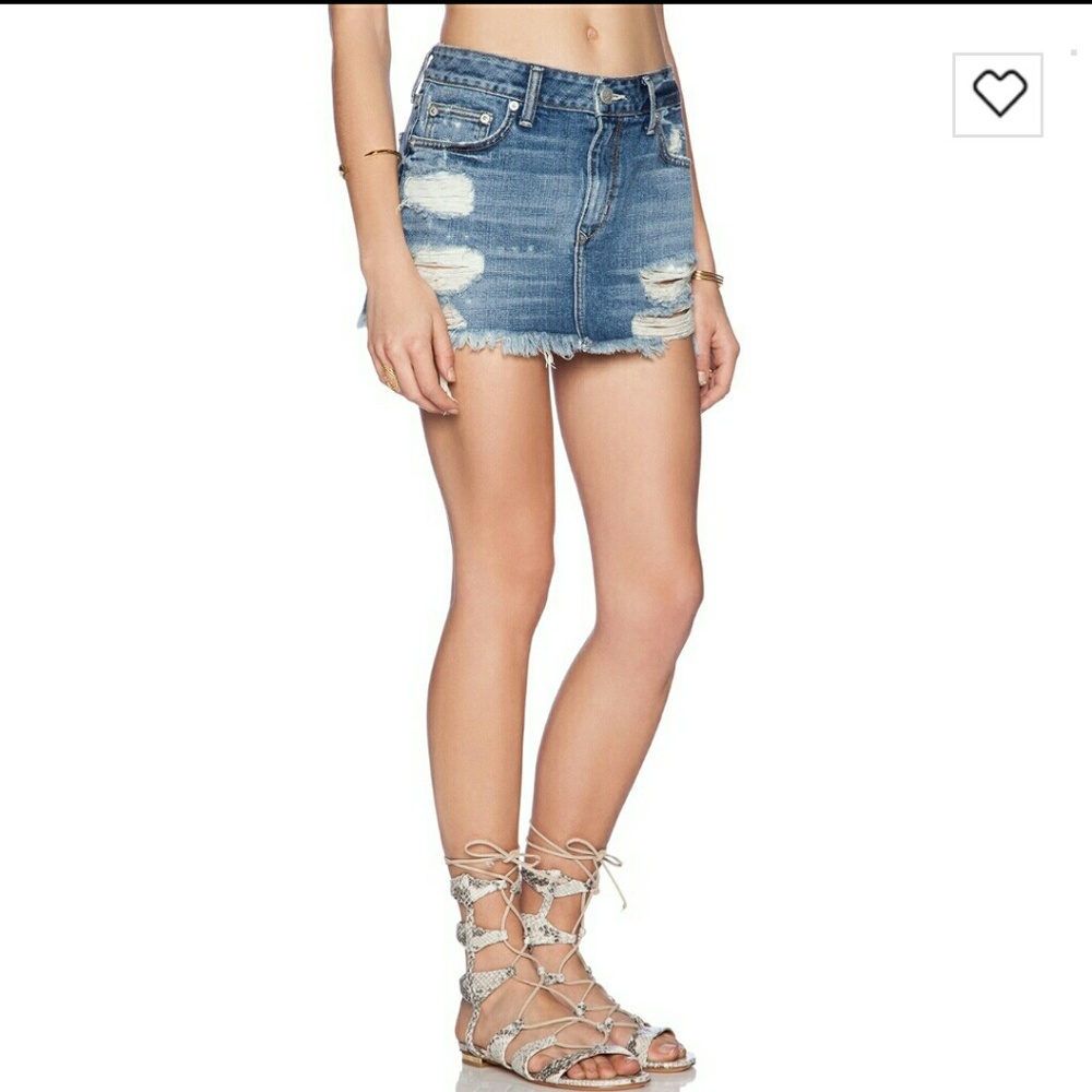 🔥Lovers + Friends Alex Mini Skirt in‎ Magnolia